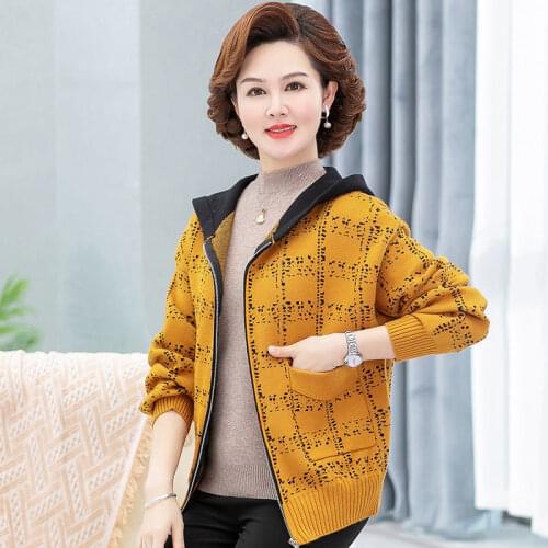 Mrza Gtxe Women's Short Jackets