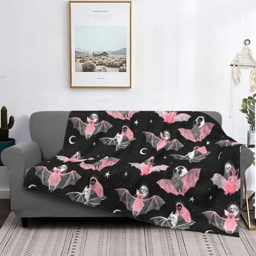 Bat Pattern Blankets Fleece All Season Flying Vampire Breathable Super Warm Throw Blankets for Home Bedroom Plush Thin Quilt