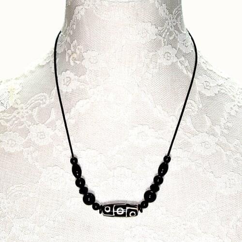 Tibet agate DZI necklace Black and white 9 eyes DZI Womens jewelry necklace short necklace Free Shipping