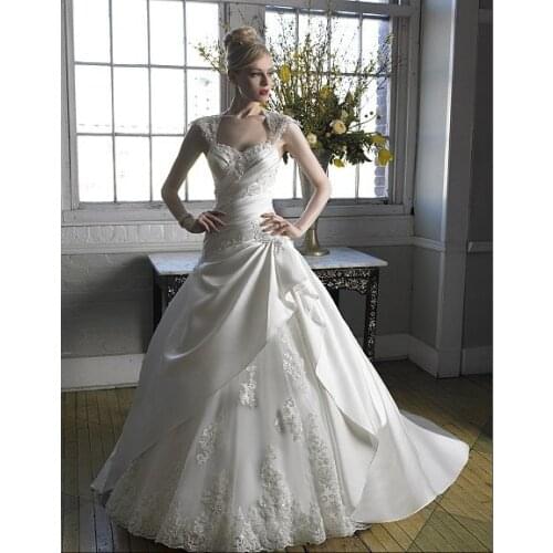 Dramatic a-line features sweetheart neckline satin tulle Optional lace Button zipper wedding dresses 2014 new design bridal gown