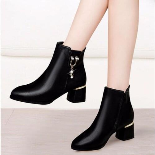 Elegant woman black ankle boots 2020 new winter plus velvet high-heeled shoes women Thick with Party high heels Leather shoes