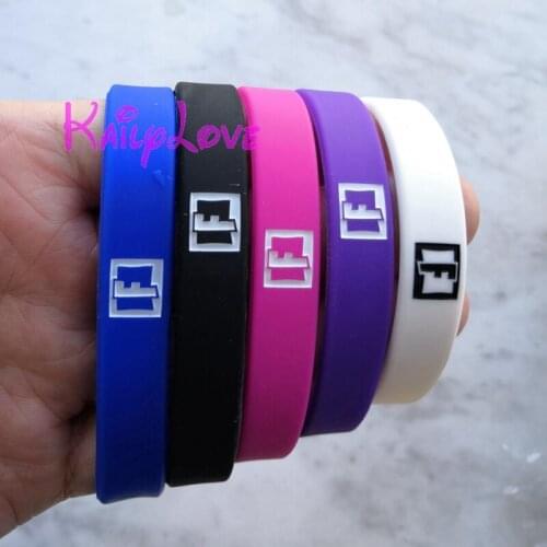 New 20 pcs/set Game Print Letter F Resin Bracelet Model Fort Sports Bracelet Model Gift for Party Christmas Gift