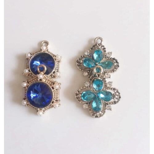 20MM 24Pcs/Pack Flower Shape Blue Green Glass Crystal KC Gold Charms Alloy Beads Jewelry Pendants