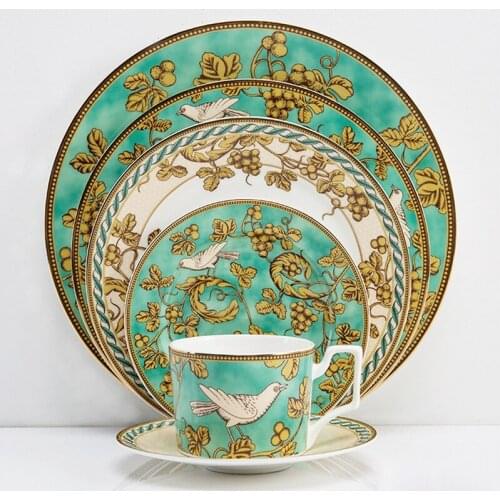 Wourmth High Quality Bone China Tableware Creative Ceramic Dinner Dishes And Plates Set Coffee Cups and Saucers Party Supplies