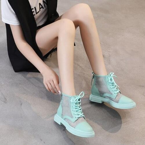 2021 New Fashion Women Boots High Quality Hollow Out Womens Shoes Height Increasing Autumn Cool Girl Booties Not Selling