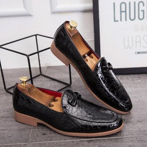 2019 Newset Men Casual Shoes Fashion Men Shoes Genuine Leather Men Loafers Moccasins Slip on Mens Flats Male Driving Shoes