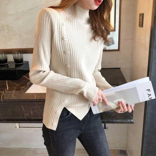 Young17 Women's Pullovers