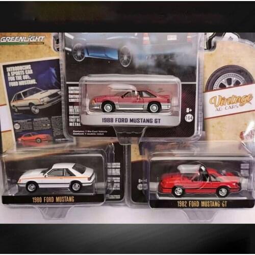 Diecast 1/64 Ford Mustang GT Sports Alloy Car Model Ornaments Souvenir Display Vehicle Toy Collection Gift Decoration