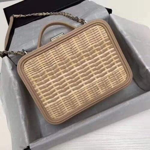 Womens rattan handbag luxury Messenger bag handmade Grass weaving 2019 summer beach designer camera Double C bag for women