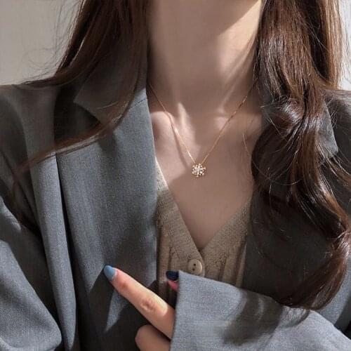 2020 New Flash Cubic Zircon Snowflake Lady Pendant Necklace Fashion Clavicle Chain Rose Gold Silver Color Charm Women Jewelry