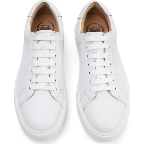 2020 Korean version of Joker leather breathable flat bottom hand stitched mens shoes leather platform youth sports and leisure