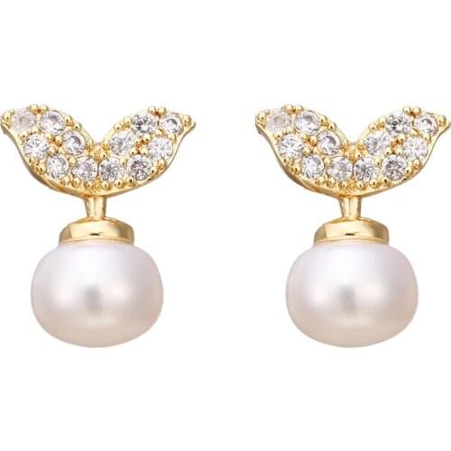 Bettyue New For Women Whale Tail Shape With Zircon Above Pearl Earring Natural Style Arouse Maiden Heart Fascinating Gifts