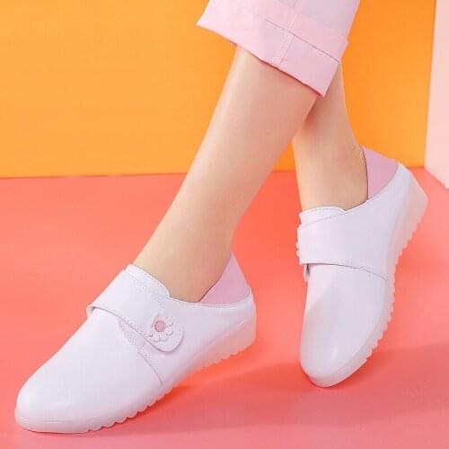 Miaoguan Women Spring Loafers Leather Flowers Casual Autumn Flat Shoes for Females Nurse White Moccains Ladies Creepers Flats