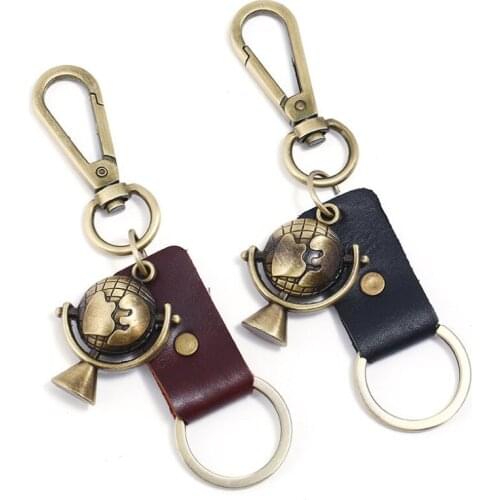 Fashion Vintage Bronze Globe Charm Keychain Retro Leather Pendant Alloy Buckle Keyring for Bag Car Keys Chain Women Men Jewelry