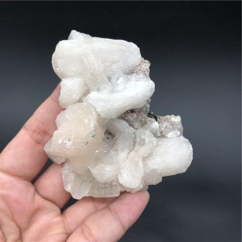 Natural crystal fish-eye mineral specimens are arranged specimen home decorative stone collection and appreciation