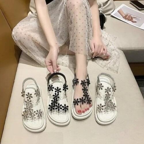 2021 New Fashion Fairy Style Sandals Women Rhinestone Flowers Transparent Flat Sandals Non-Slip Beach Shoes Roman Shoes Ladies