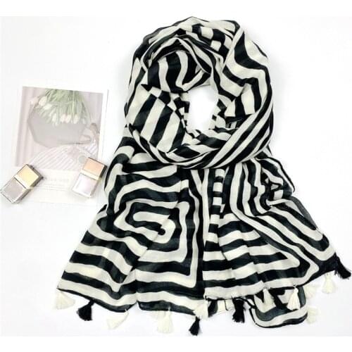 2021 Spain Fashion Women Viscose Scarf Geometric Paisley Line Tassel Hijab Shawls and Wraps Female Foulards Echarpe Muslim Sjaal