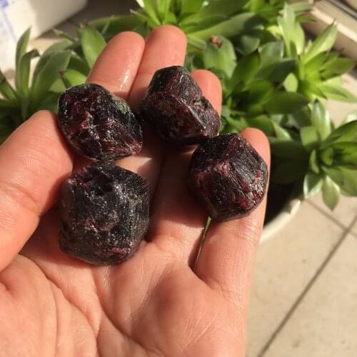 New arrivals 4pcs nice natural stones and minerals red garnet raw gemstone reiki healing crystals energy stone rough rock