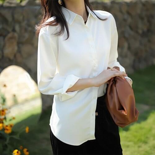 Autumn Bazaar 2020 new loose thin luster vertical silk shirt Lapel acetate Satin Chiffon shirt for women