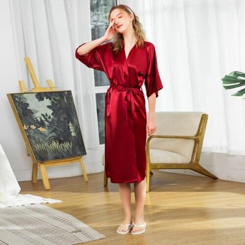 2021Womens Satin Wedding Bride Robe.Sleepwear Kimono Bridesmaid Robes Pajamas Bathrobe Nightgown Spa Bridal Robes Dressing Gown