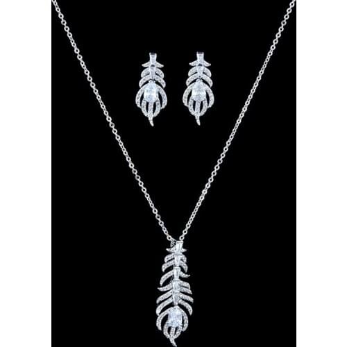 Jewelry Sets HADIYANA Necklace And Earrings Sets Simple Fashion Design For Women Party Gift CN1018 Stainless Steel Necklace Set