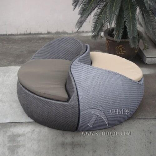 2pcs Grey Fashion Comfortable Outdoor Rattan Daybed For Beach / Pool to sea port by sea