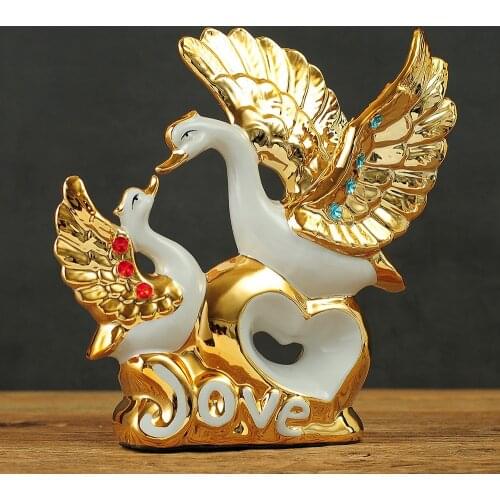 European Wedding Decor Crafts Ceramic Creative Room Decoration Handicraft Gold Swan Love Porcelain Figurines Decorations