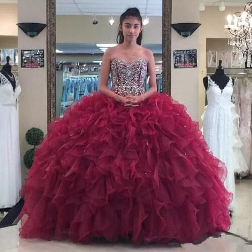 2019 Burgundy Beaded Ball Gown Quinceanera Dresses Appliques Prom Gowns Crystals Lace-up Back Rhinestones Sweet 16 Dress