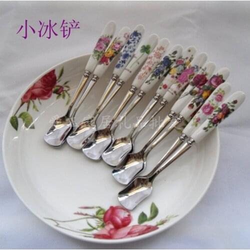 The creative value of Korean ceramic tableware handle stainless steel shovel ice creative