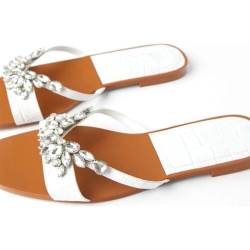 2020 flip flops summer new womens shoes flat-bottomed womens acrylic diamond flat-heeled sandals