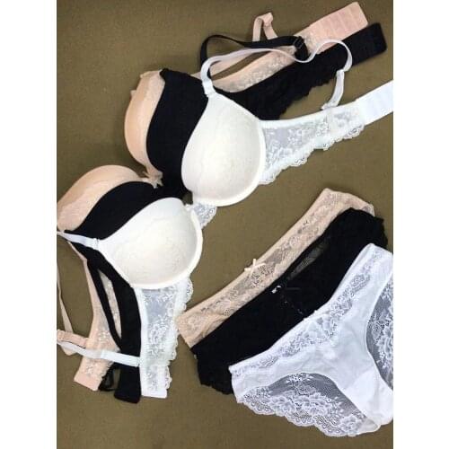 The new summer womens underwear set, push up comfort bra, fashionable sexy lace panties, white bra set, light color C cup