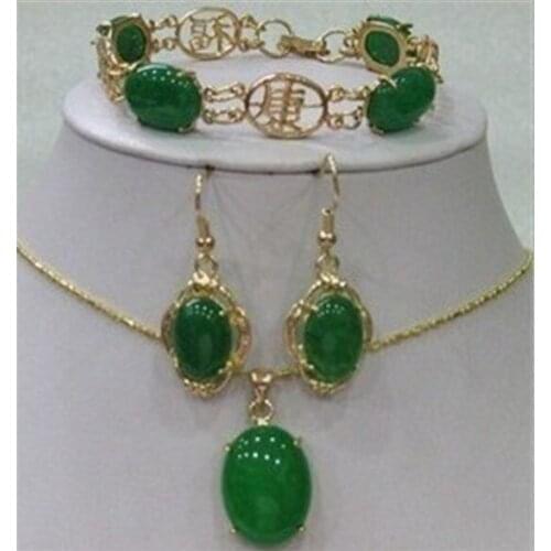 Beautiful green stone bracelet earring Necklace pendant Set