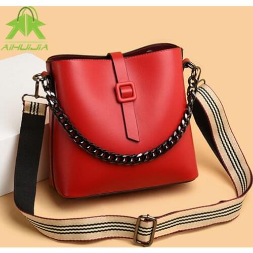 Women Luxurious Chain Shoulder Bag 2021 New Pu Leather Fashion Girl Crossbody Bag Wild Bucket Bags Wide Shoulder Strap Handbag