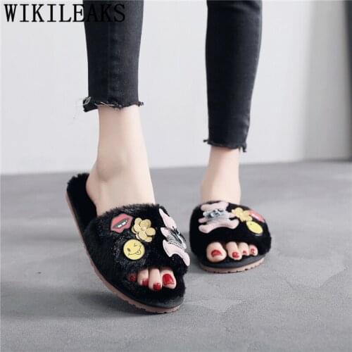 Indoor slippers bedroom winter slippers cute slippers 2020 women flat shoes fashion designer plush slippers house buty damskie