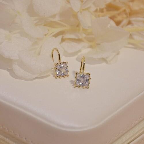 New Design Fashion Korea Jewelery Crystal Square Stud Earrings for Woman Holiday Party Exquisite Zirconia Geometric Earring