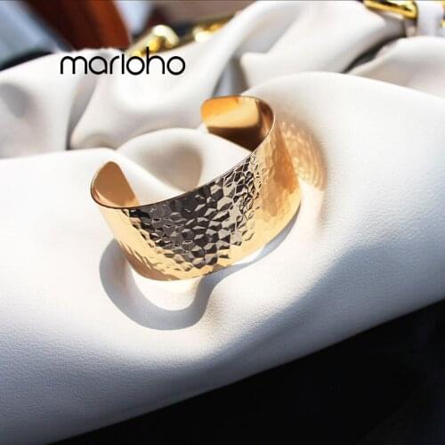 European Gold Color Rhombus Lattice Texture C-Shape Open Wide Bracelet Punk Metal Fashion Statement Bracelet Party Jewelry Women