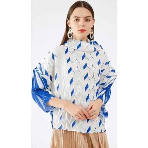 天裴褶皱 Fashion Blouses