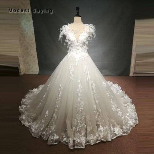 Luxury Ball Gown Ivory Feather Flowers Lace Wedding Dresses 2018 Fashion Sweetheart Bridal Gowns with Illusion Back Custom Made