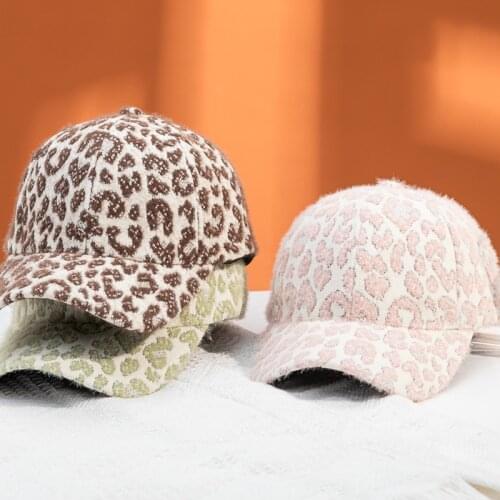 New autumn and winter thickened wool baseball cap womens Korean outdoor leisure hat fashion warm leopard duck tongue hat