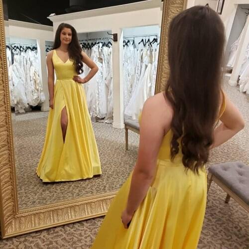 Elegant A-Line V-Neck Yellow Satin Long Prom Dress Hot Sale Sleeveless Evening Dress Plus Size Split Party vestidos de fiesta