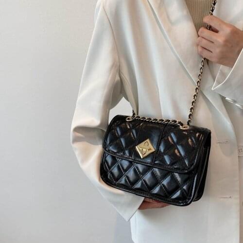 Bag 2021 New Fashion Crossbody Rhombus Chain One Shoulder Underarm Bag Western Style Patent Leather Ladies Small Square Bag Lock