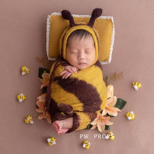 Knit Mohair Wrap and Bee Hat Set Newborn Photography Props Infant Baby Swaddle Sack and Bee Toy Photo Props