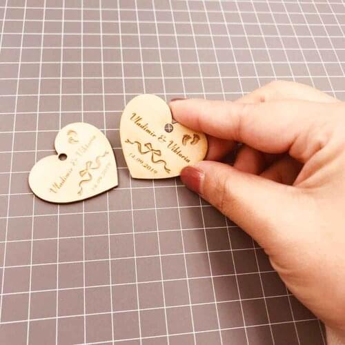 Personalized wedding Gifts Tags custom Engraved wedding name and date or letter Love Heart wooden Wedding Favor Gifts Tags