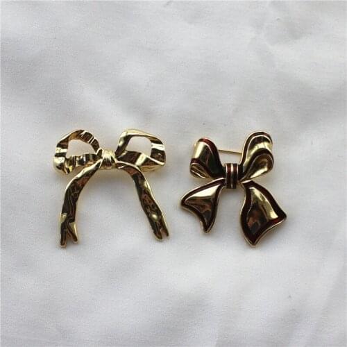 New Japanese and Korean style fashion texture alloy bow modeling delicate brooch Christmas gifts