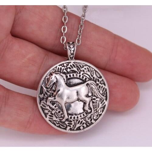 Hzew Retro round horse pendant necklaces Ancient silver color horse necklace jewelry gift