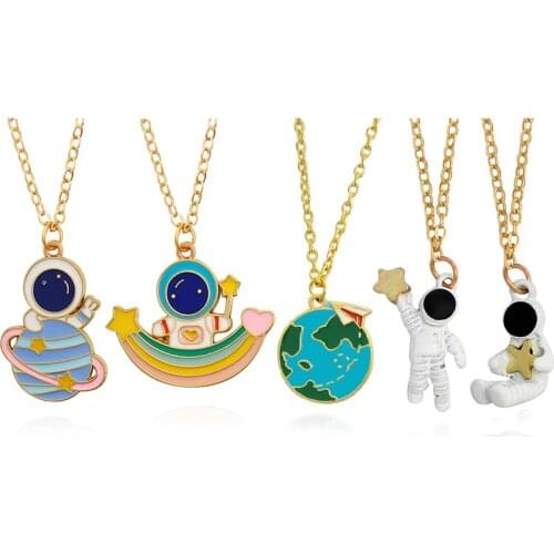 Spaceman Astronaut Enamel Necklace Universe Planet Astronaut Star Pendant Necklaces For Couple Unisex Lovers Jewelry Gift