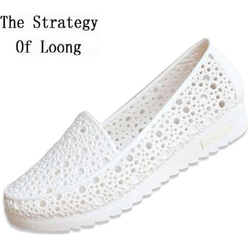 Women Summer Anti-skidding Flat Cut Out Sandy Shoes Lady Cutout Closed Toe Slip-on Beach Shoes Jelly Sandals Loafers 20180906