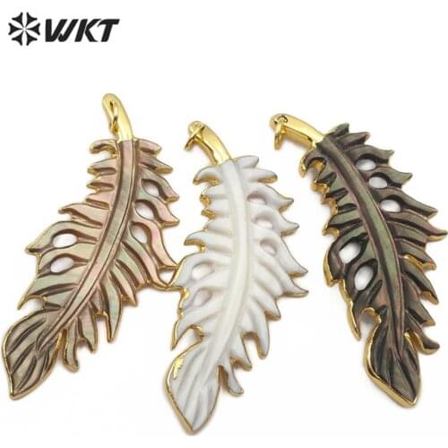 WT-JP138 Carved Shell Pendant Leaf Shape White&Black Shell With Gold Bezel Pendant Natural Sea Shell For Women Necklace Pendant