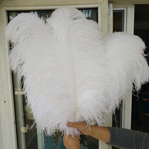 Wholesale beautiful white ostrich feathers 50pcs 22-24 inches / 55-60cm cm Weddings & Celebrations feathers