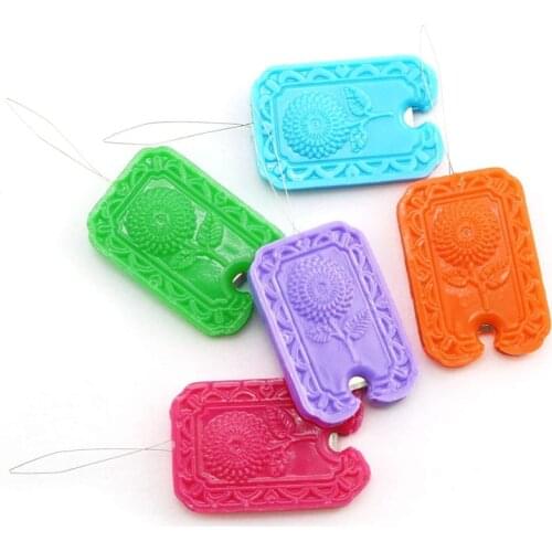 5Pcs Sewing Tools Colours Needle Threaders Hand Stitching with Yarn Cutter